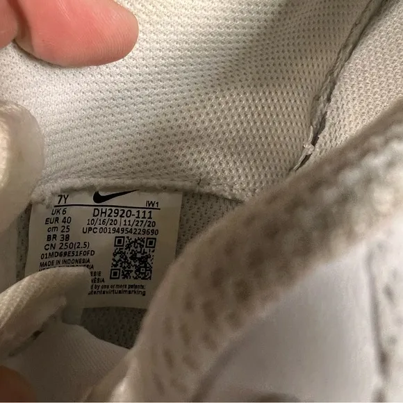 Nike Kids GS DH2920-111 White On White Air Force 1 LE Casual Lace Up Shoes Sz 7Y