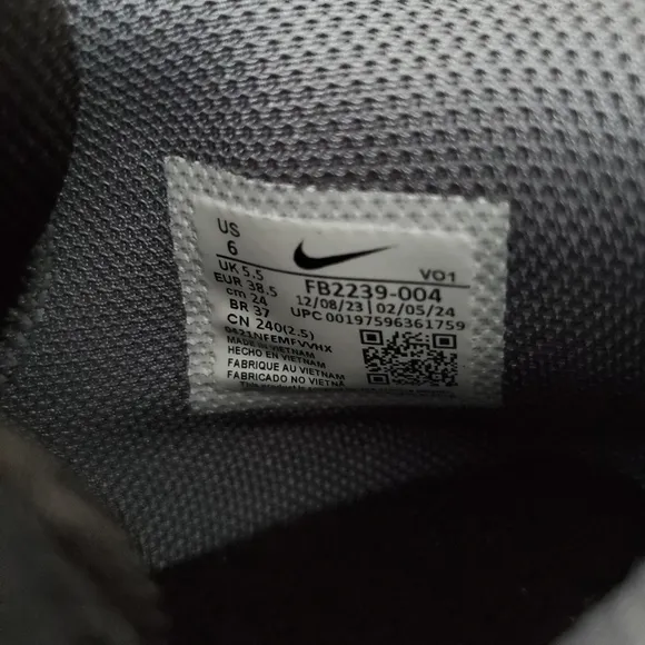 Nike Mens Lebron Witness 8 Cool Grey Black White Shoes Sneakers FB2239-004 Sz 6