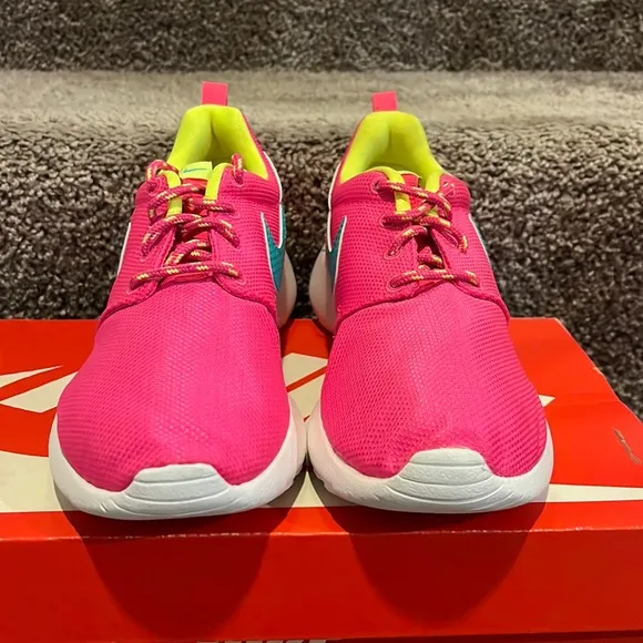 Nike Roshe One rosherun GS shoes sneakers girls hyper pink 599729 605 Youth 4.5