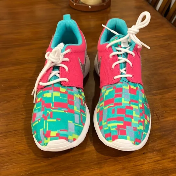 Nike Rosherun Print GS shoes sneakers 677784 601 Youth Girls Size 6 Y