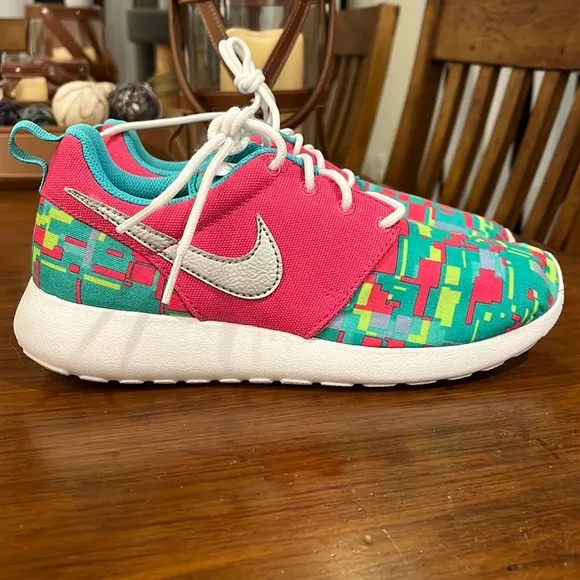 Nike Rosherun Print GS shoes sneakers 677784 601 Youth Girls Size 6 Y