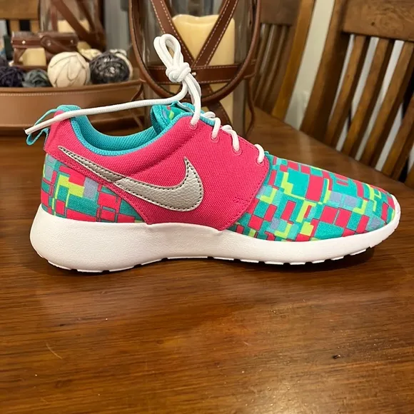 Nike Rosherun Print GS shoes sneakers 677784 601 Youth Girls Size 6 Y