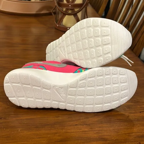 Nike Rosherun Print GS shoes sneakers 677784 601 Youth Girls Size 6 Y