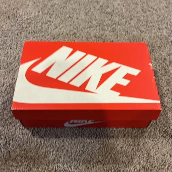 Nike Rosherun Valentines Day Heart shoes sneakers 677784 606 Girls Youth Size 4