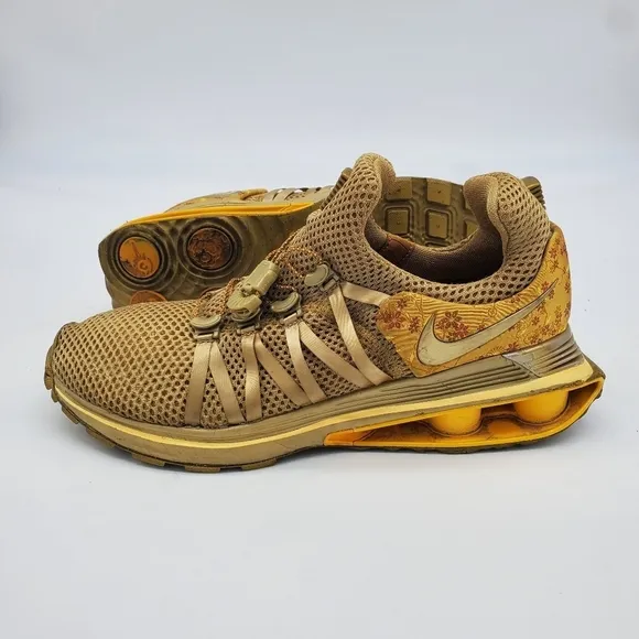 Nike Shoe Women's 9 Shox Gravity AQ8554 700 Metallic Gold Sneakers