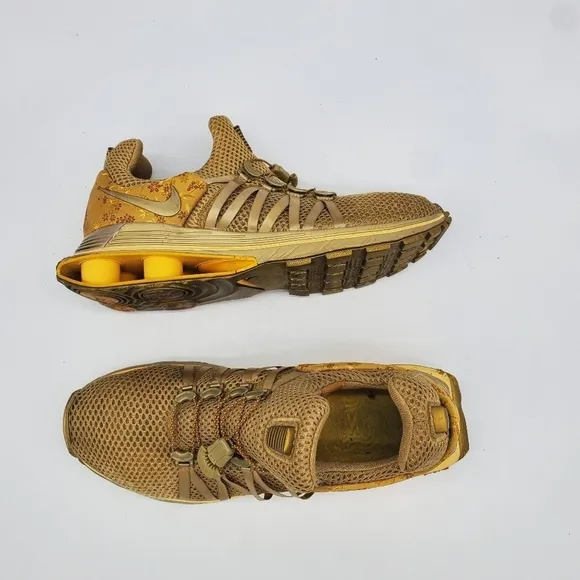 Nike Shoe Women's 9 Shox Gravity AQ8554 700 Metallic Gold Sneakers