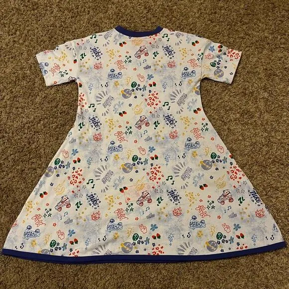 Nike Sportswear Icon Clash Big Kids' (Girls') Dress Sample