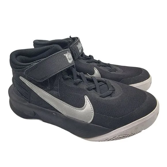 Nike Team Hustle D 10 Boys Size 5.5 Black Basketball Shoes Sneakers DD7303-004