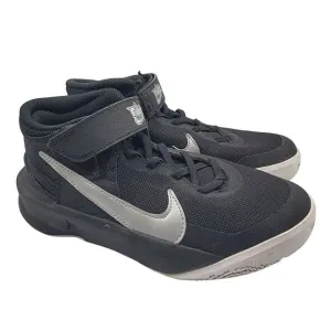 Nike Team Hustle D 10 Boys Size 5.5 Black Basketball Shoes Sneakers DD7303-004