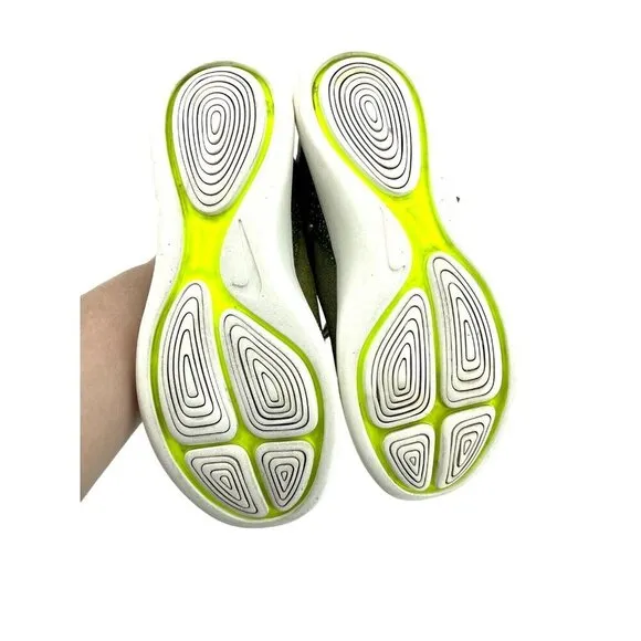 Nike Womens Lunarcharge BR 942060-600 Green Running Shoes Sneakers Size 7.5