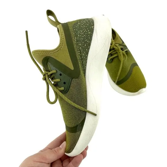 Nike Womens Lunarcharge BR 942060-600 Green Running Shoes Sneakers Size 7.5