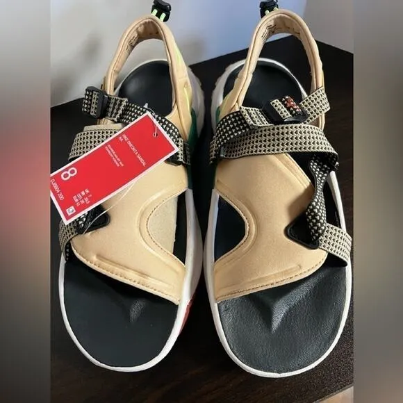 NIKE WOMENS SANDALS SIZE 8 NWT