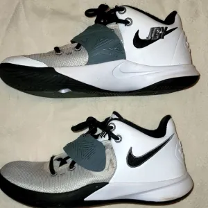 Nike Zoom Kyrie Flytrap III shoes JBY 11.23 sneakers white gray black sz 8