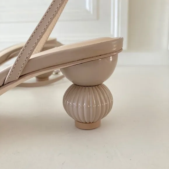 NWOT Anthropologie Guilhermina Sculptured Heeled Creme Sandals Sz 7, 8, 9
