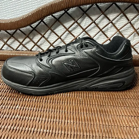 NWOT New Balance 927 Black Walking Shoes Size 16