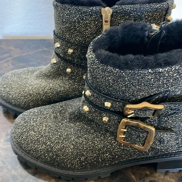 NWOT Ross &amp; Snow Stefana Gold Glitter Black Leather Ankle Combat Boots Size 8