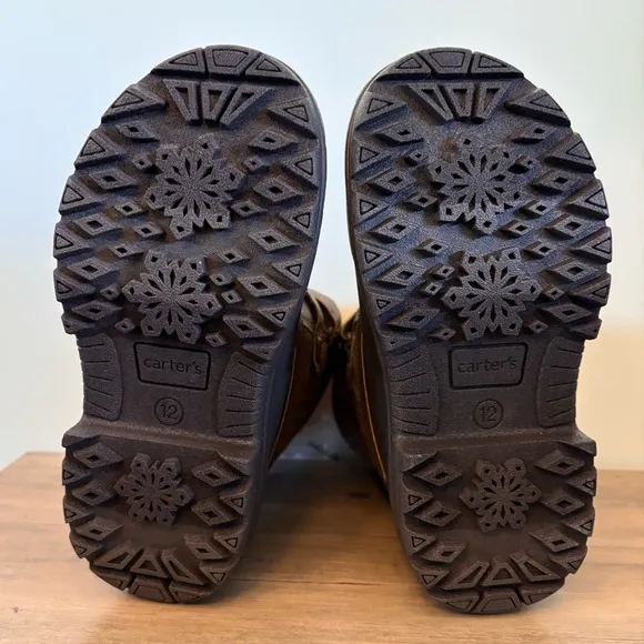 NWT Carter’s Brown Deltha Lug Sole Snow Boots Toddler Size 12