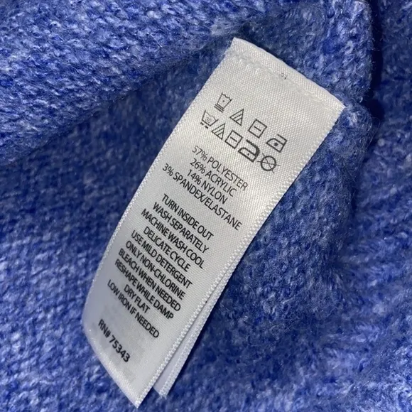 NWT CUPCAKES &amp; CASHMERE x REVOLVE Blue Snowflake Hoodie Sweater, Size XS