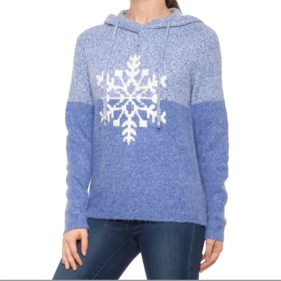 NWT CUPCAKES &amp; CASHMERE x REVOLVE Blue Snowflake Hoodie Sweater, Size XS
