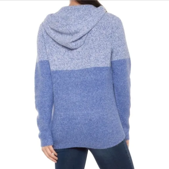 NWT CUPCAKES &amp; CASHMERE x REVOLVE Blue Snowflake Hoodie Sweater, Size XS