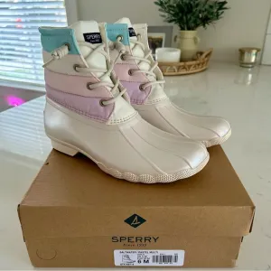 NWT Girls Sperry Saltwater Ankle Boots, Pastel, iridescent, Size 6