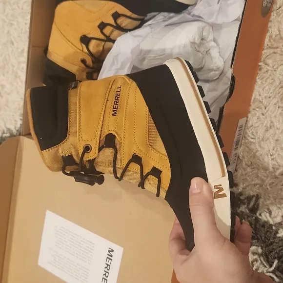 NWT Merrell Snow Bank Winter Boots