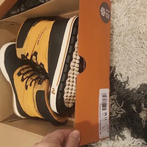 NWT Merrell Snow Bank Winter Boots