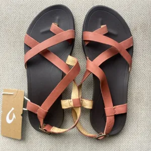 NWT Olukai ‘Upena Women’s Leather Sandal Cedar Wood