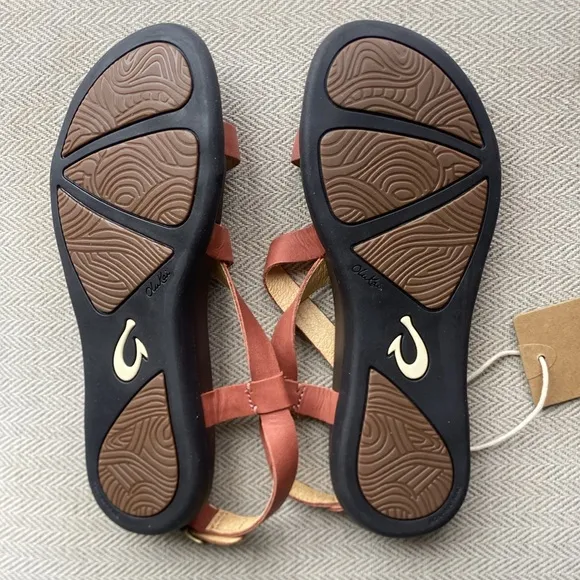 NWT Olukai ‘Upena Women’s Leather Sandal Cedar Wood