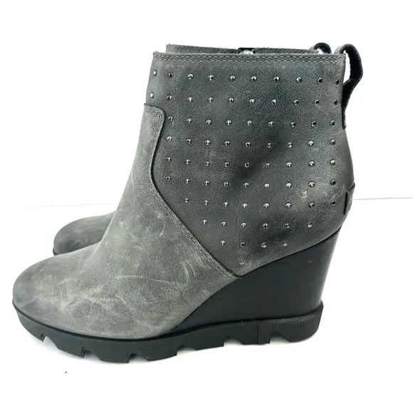 NWT Sorel leather waterproof Joan Uptown gray stud bootie ankle boots wedge 7.5