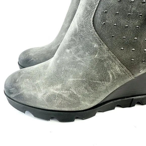 NWT Sorel leather waterproof Joan Uptown gray stud bootie ankle boots wedge 7.5
