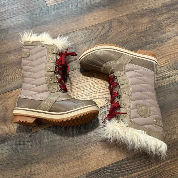 NWT Sorel Tofino II Faux Fur Lined Waterproof Snow Boots Youth Kids Girls Size 4