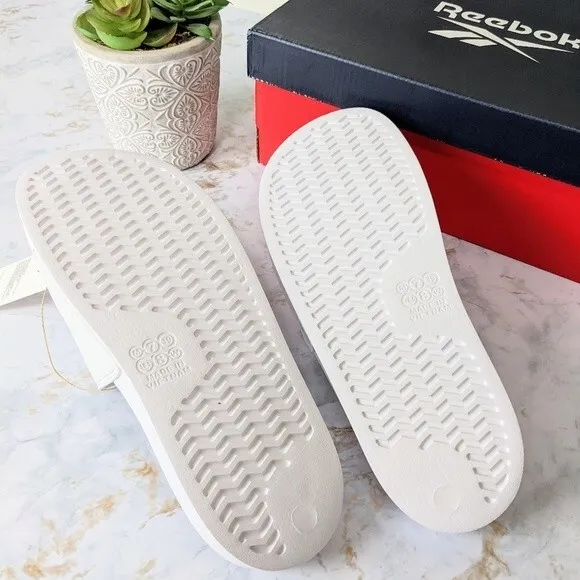 NWT White Reebok Fulgere Slide Sandals