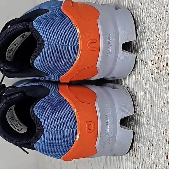 On Running Cloudstratus Helion lake blue orange running walking gym shoes Sz 8.5