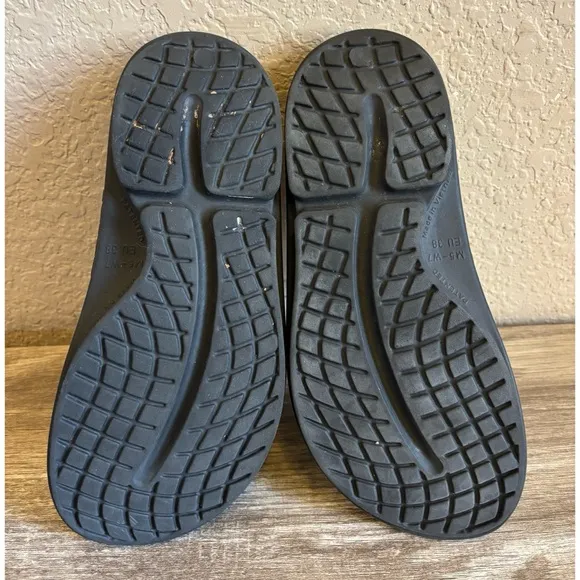 Oofos Ooahh Slide Sandals Black Womens size 7
