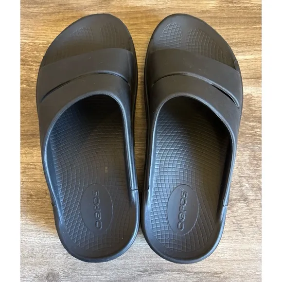 Oofos Ooahh Slide Sandals Black Womens size 7