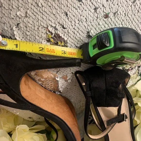 Pelle Moda sandals