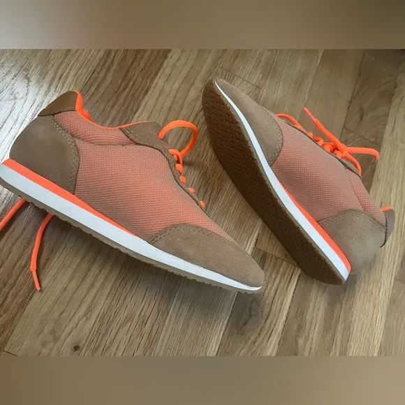 Preowned Tory Burch Sneakers Size 5 Tan Orange Suede