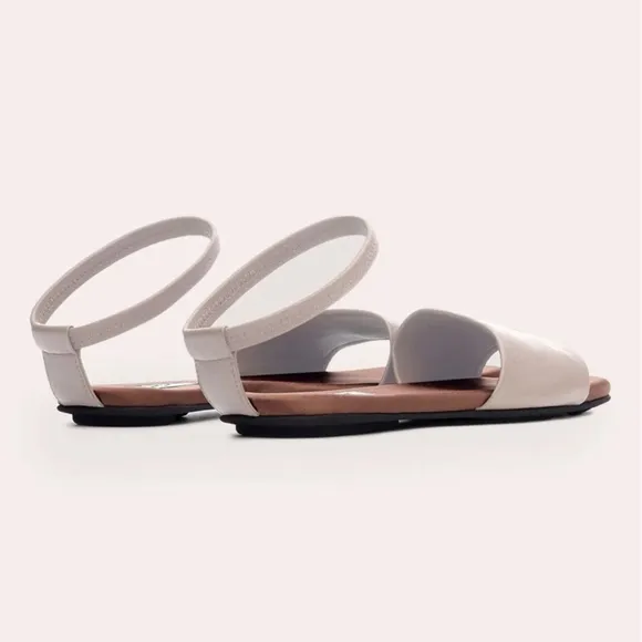 Rag and bone Ellory packable sandals size 39.5 size 9 sandals like new condition