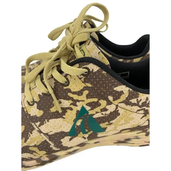 Rare men’s LIUID camo print athletic shoes sz 9 1748 Designer Collector