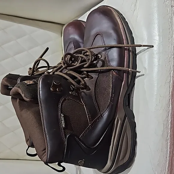 Red head hiking boots