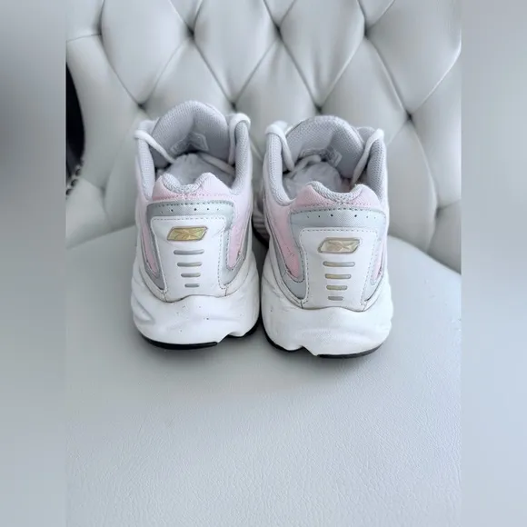 Reebok Women’s Classic Pink Gray Running Shoes Size 8.5 Lightweight Comfortable