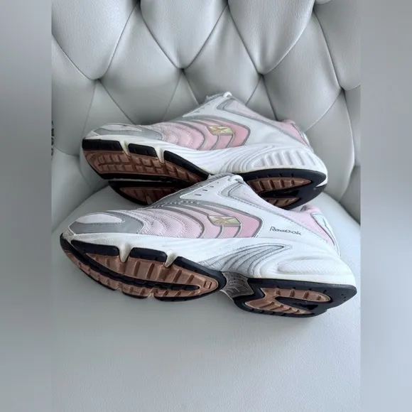Reebok Women’s Classic Pink Gray Running Shoes Size 8.5 Lightweight Comfortable