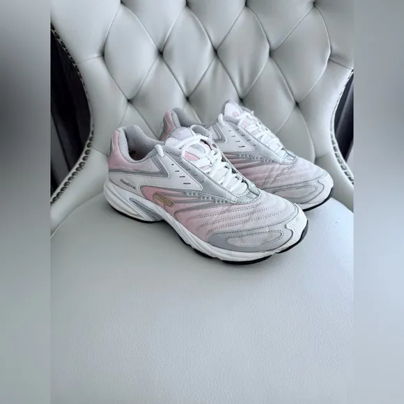 Reebok Women’s Classic Pink Gray Running Shoes Size 8.5 Lightweight Comfortable