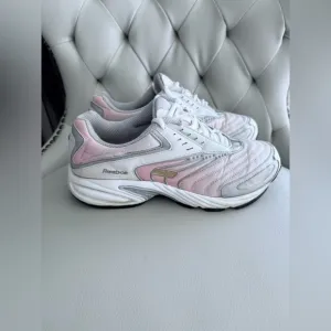Reebok Women’s Classic Pink Gray Running Shoes Size 8.5 Lightweight Comfortable