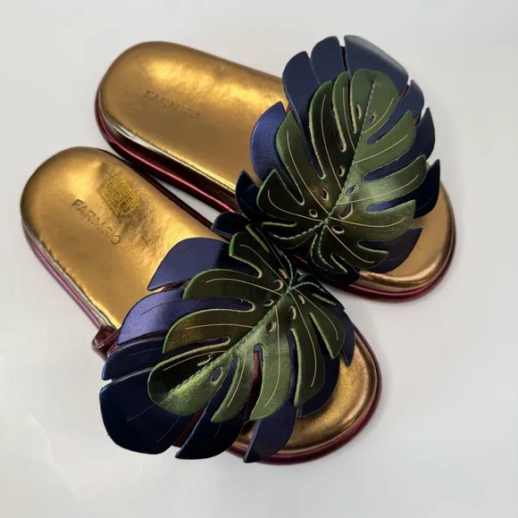 ❕SALE❕ FARM Rio Monstera Anatomic Slide Sandals