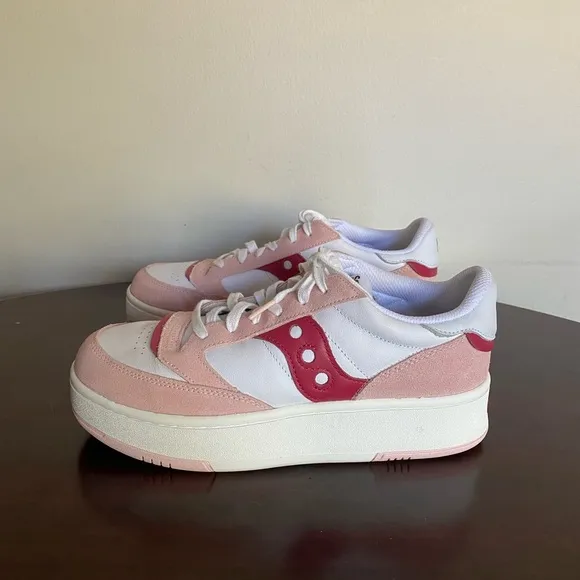 Saucony jazz platform hearts women’s sneakers shoes size 9.5 pink/white/red
