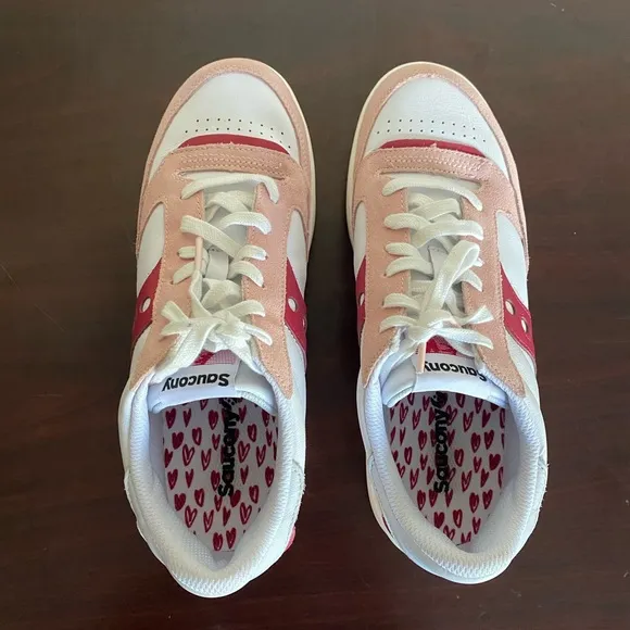 Saucony jazz platform hearts women’s sneakers shoes size 9.5 pink/white/red