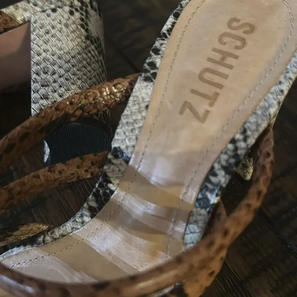 Schultz sandals