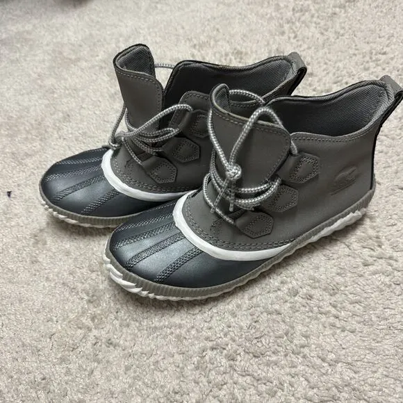 Sorel Out N About Duck Boots Womens Size 7.5 Waterproof Silver / Grey Gray